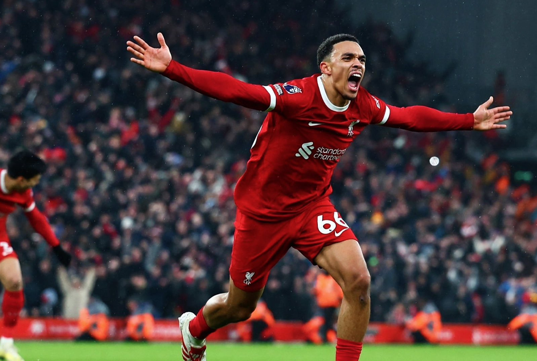 Duel, ktorý si zapamätáme! 4 učebnicové góly LFC, o výhre 4:3 nad Fulhamom rozhodol v závere Alexander-Arnold