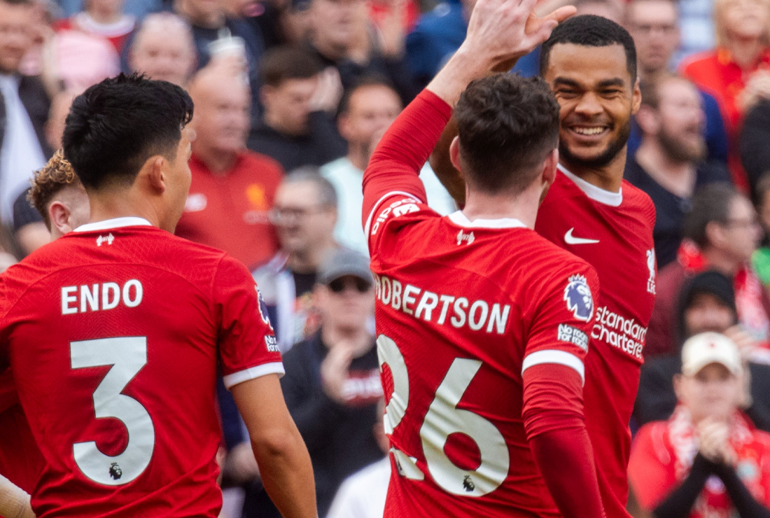 4 góly v sieti Tottenhamu, kvalitný výkon Liverpoolu priniesol 3 body i Elliottov luxusný zásah