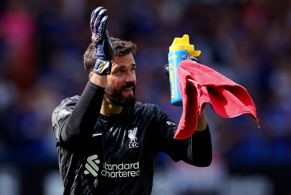 Alisson odmietol ponuky zo S. Arábie. Chcem byť v LFC ešte veľa rokov, hovorí